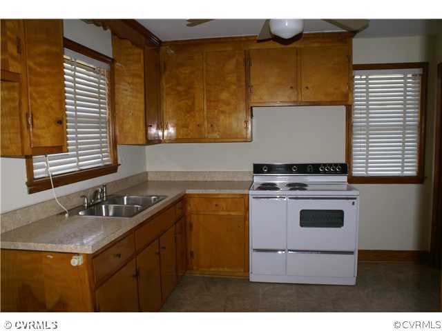 2202 Springdale Road Richmond, VA 23222 - Photo 4 of 6 Kitchen