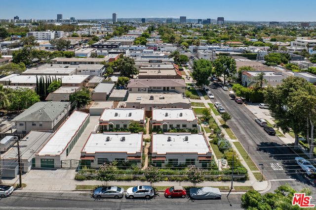 $5,950,000 | 750 North Edinburgh Avenue, Los Angeles, CA 90046