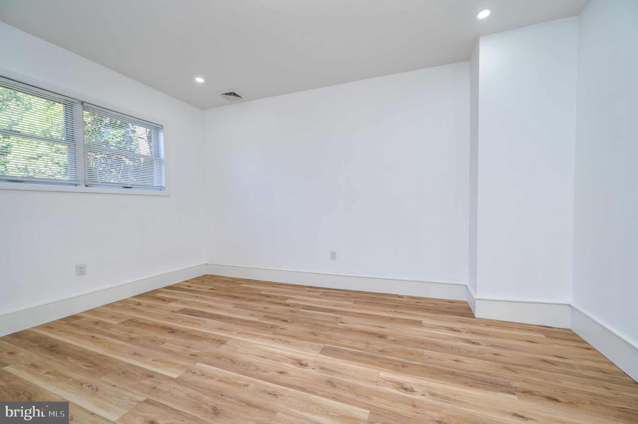 308 State Street Reading, PA 19607 - Photo 16 of 50 FIRST FLOOR BEDROOM