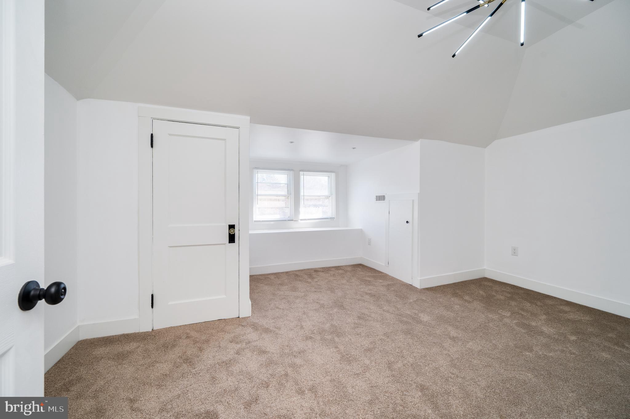 308 State Street Reading, PA 19607 - Photo 20 of 50 UPSTAIRS BEDROOM