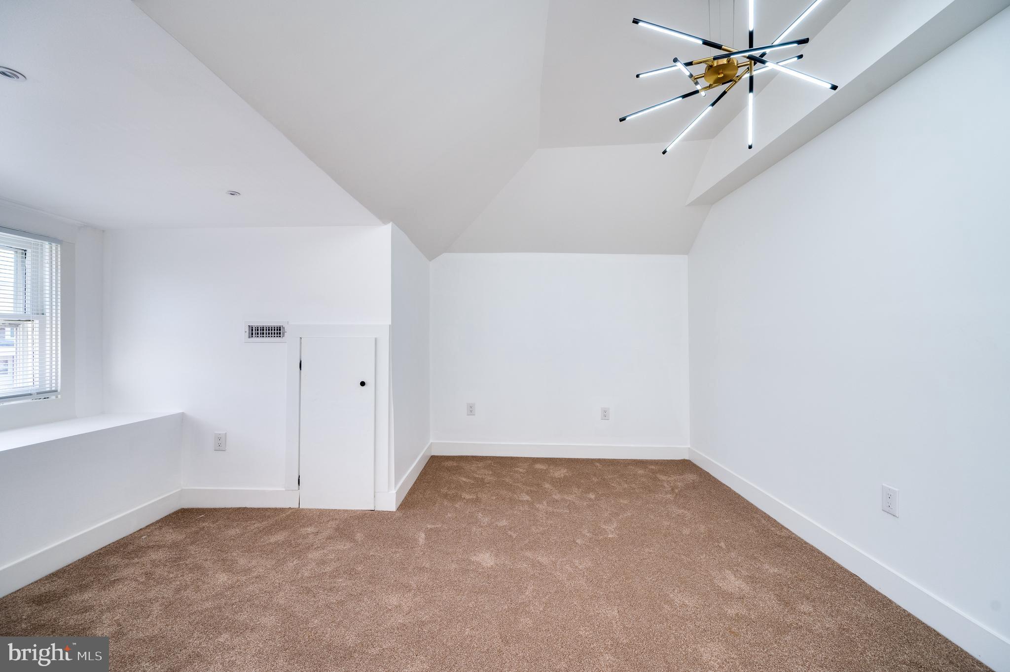 308 State Street Reading, PA 19607 - Photo 22 of 50 MASTER BEDROOM