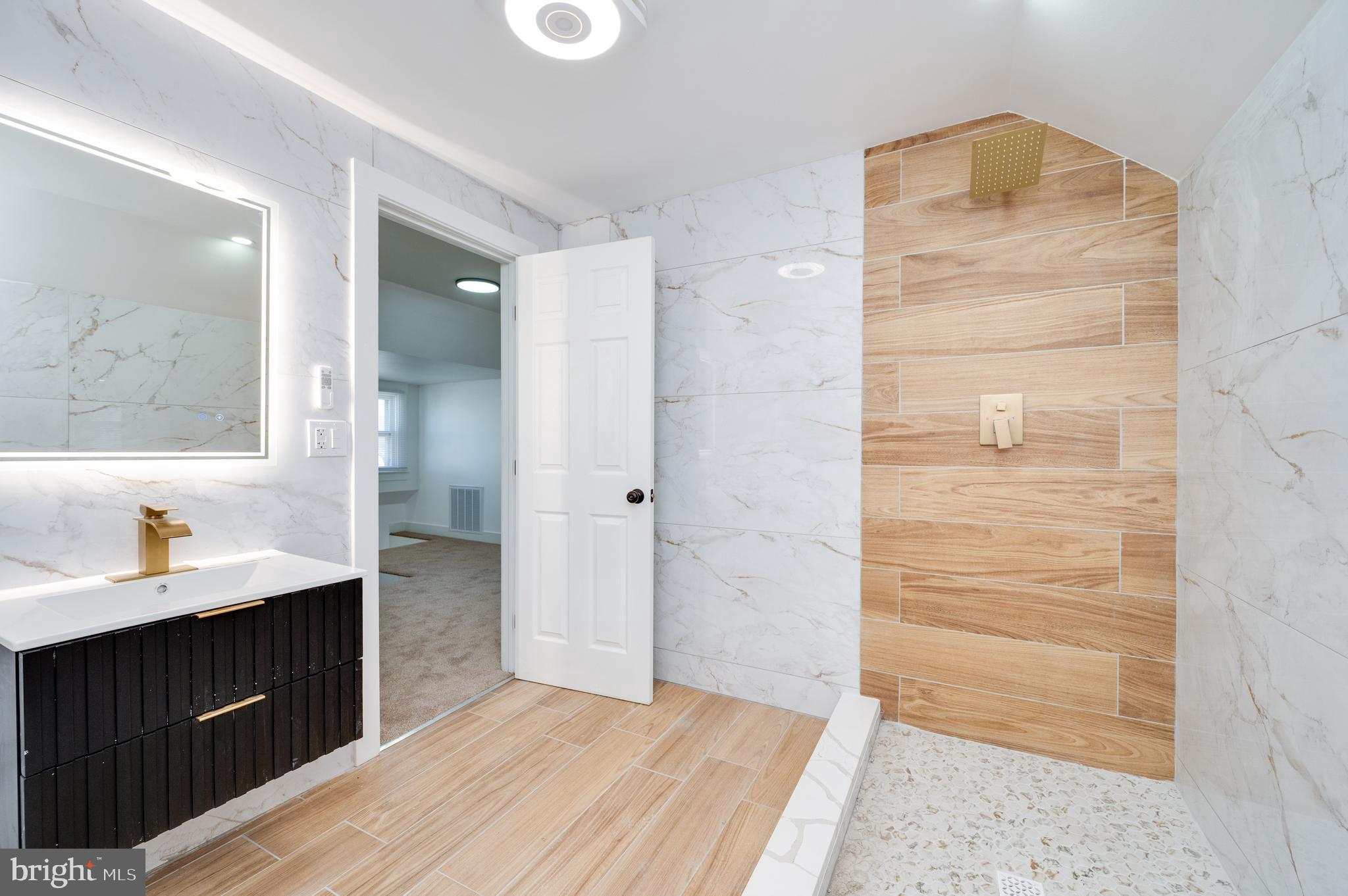 308 State Street Reading, PA 19607 - Photo 28 of 50 TILED BATHROOM