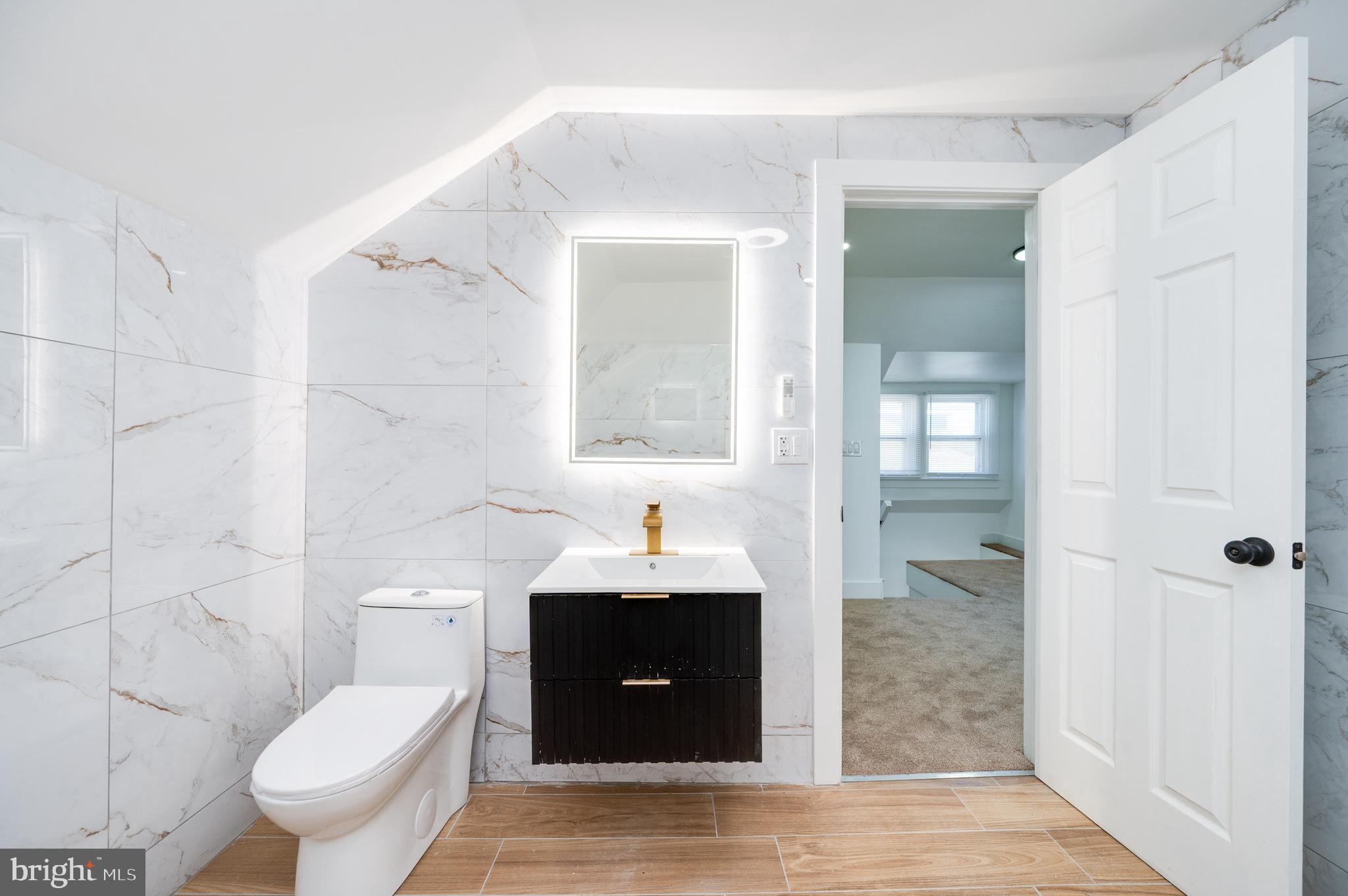 308 State Street Reading, PA 19607 - Photo 29 of 50 3RD BATHROOM