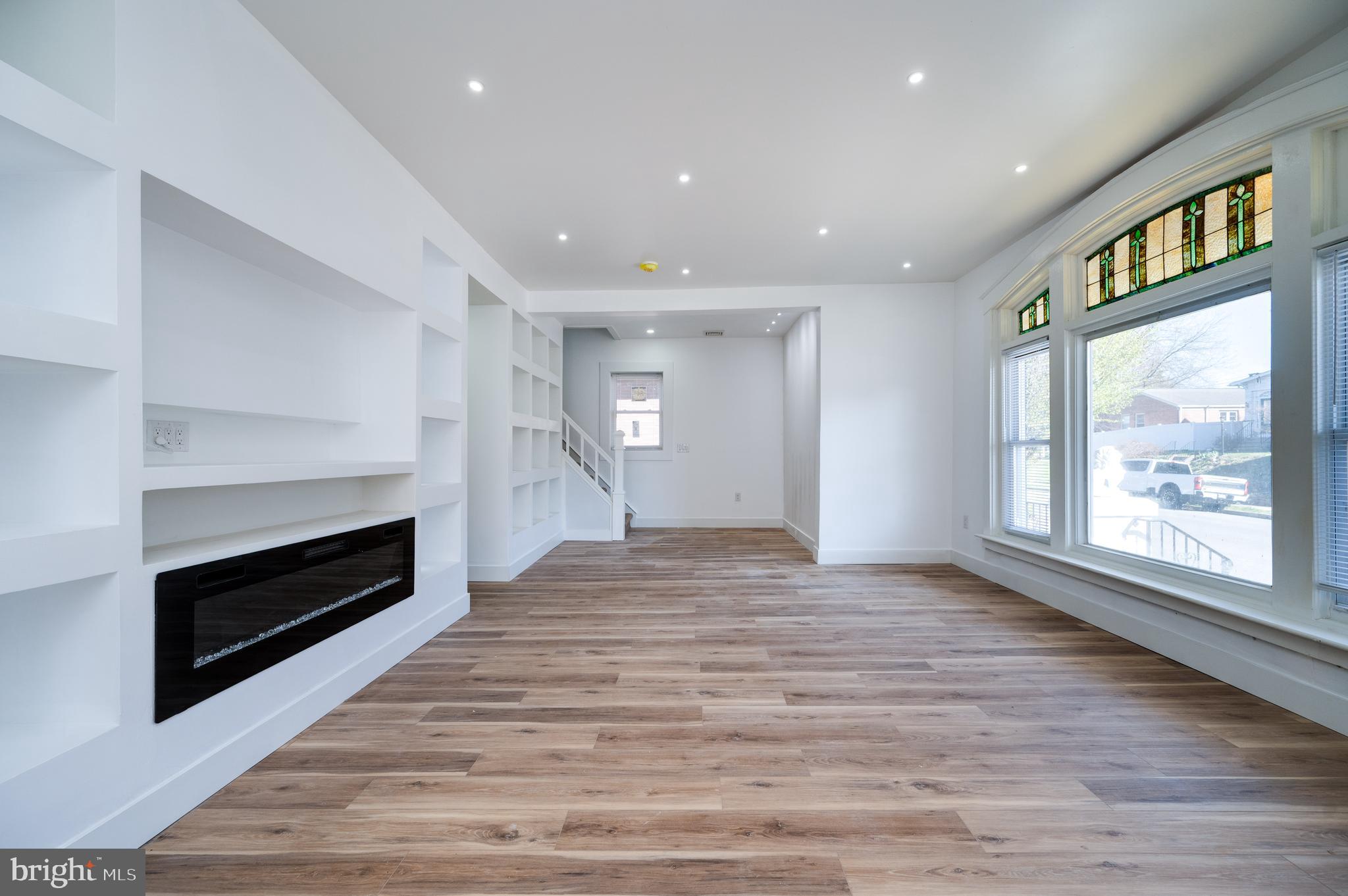 308 State Street Reading, PA 19607 - Photo 3 of 50 LIVING ROOM