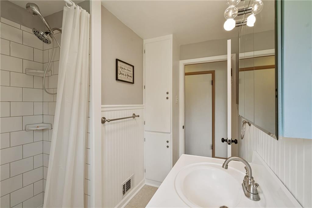 642 Wallace Run Road Beaver Falls, PA 15010 - Photo 18 of 34