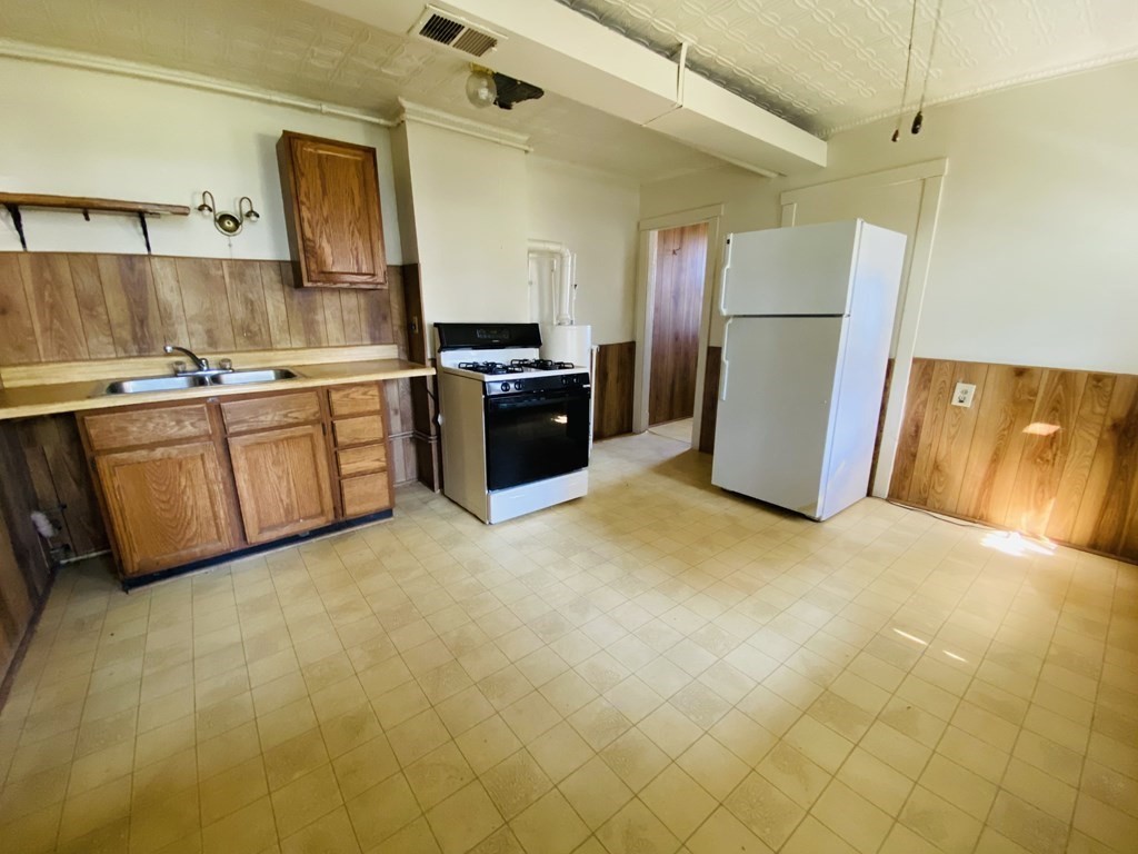 1370-1380 Worcester Street Springfield, MA 01151 - Photo 11 of 42 Gallery Image 11