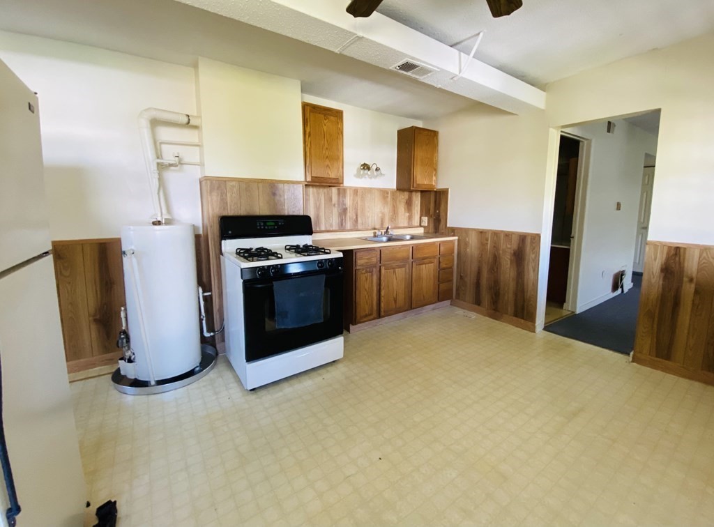1370-1380 Worcester Street Springfield, MA 01151 - Photo 5 of 42 Gallery Image 5