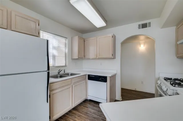 $1,399 | 698 South Racetrack Road, Unit 911, Henderson, NV 89015