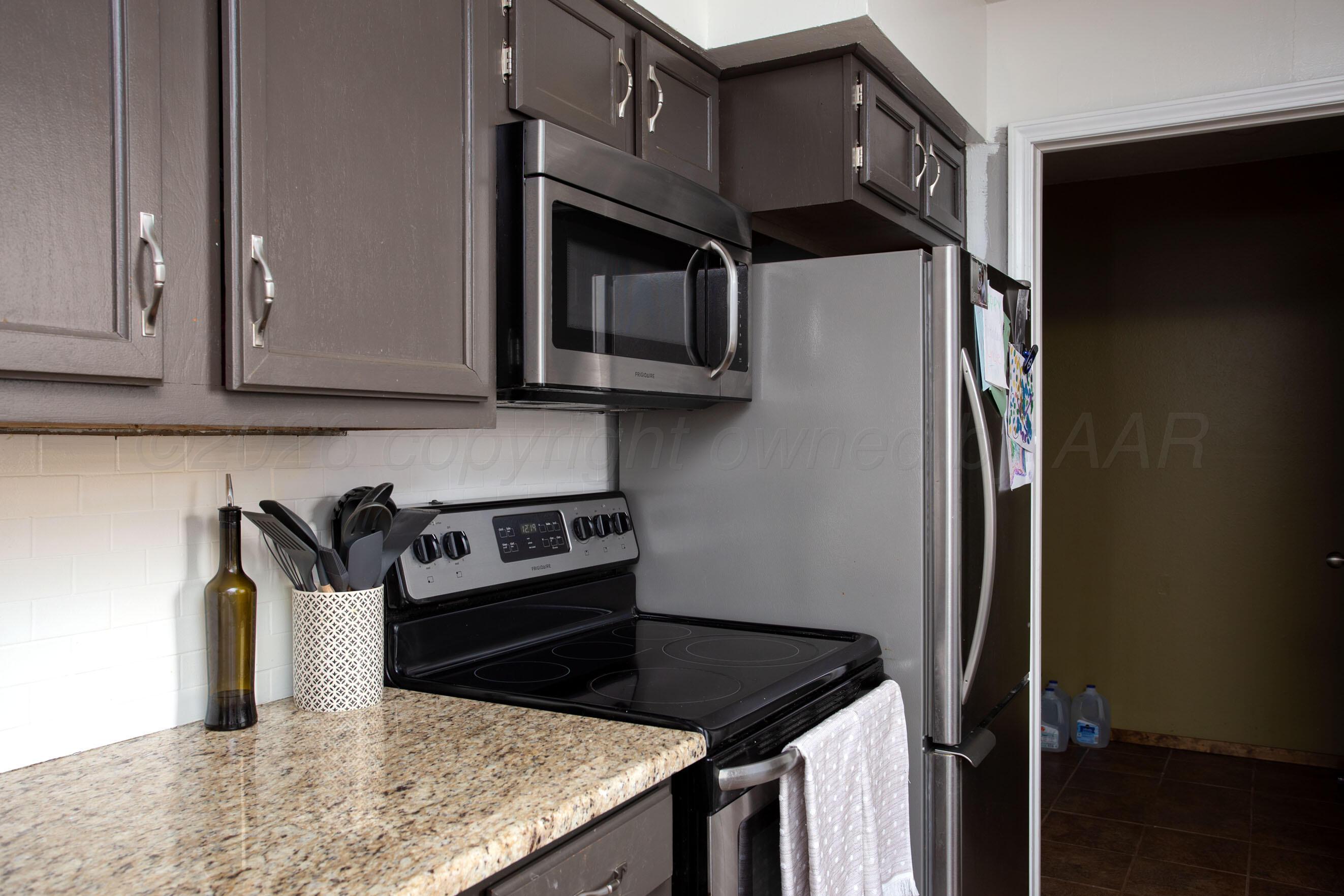 3613 Eddy Street Amarillo, TX 79109 - Photo 11 of 24 KITCHEN