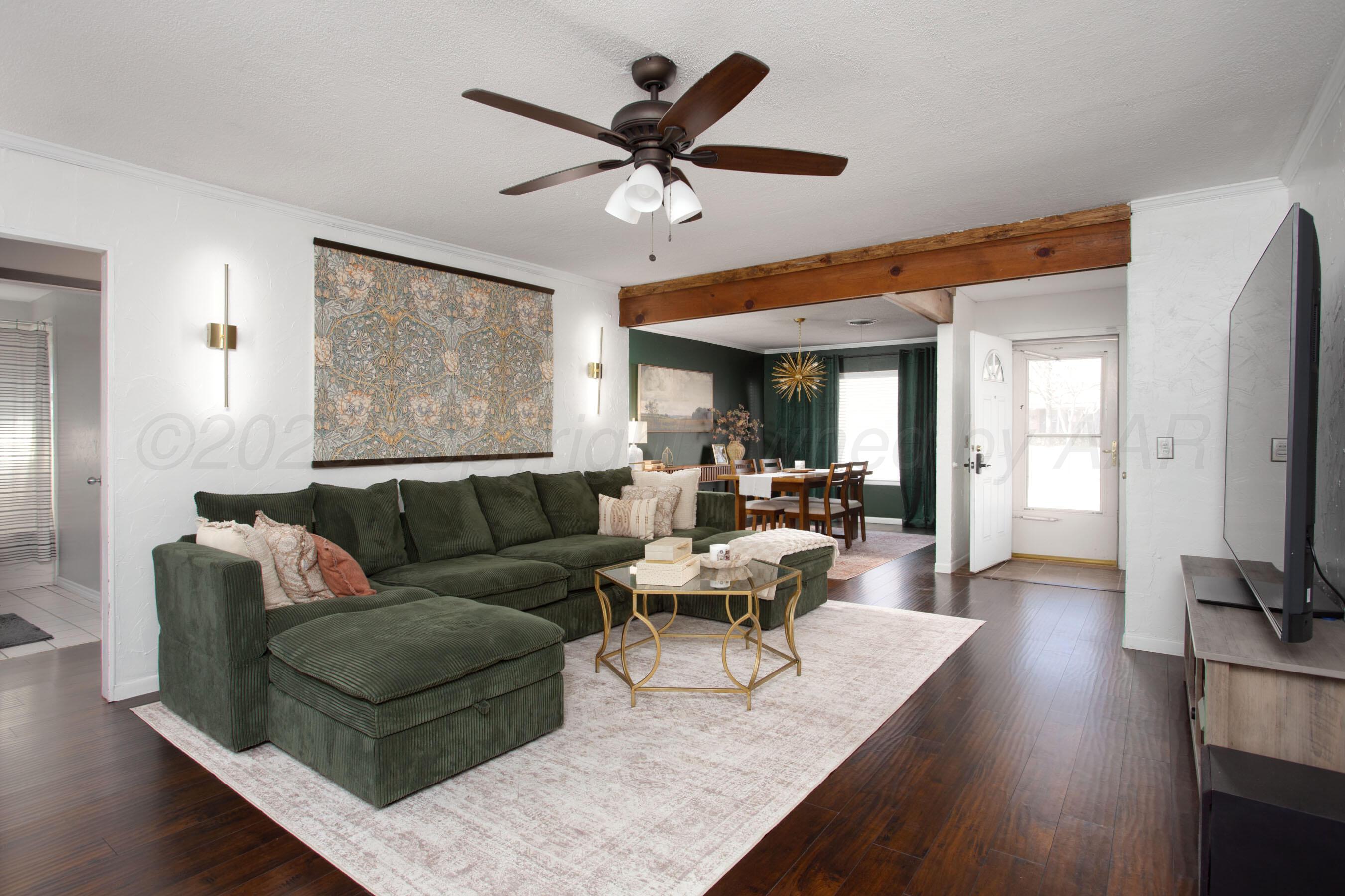3613 Eddy Street Amarillo, TX 79109 - Photo 3 of 24 LIVING ROOM
