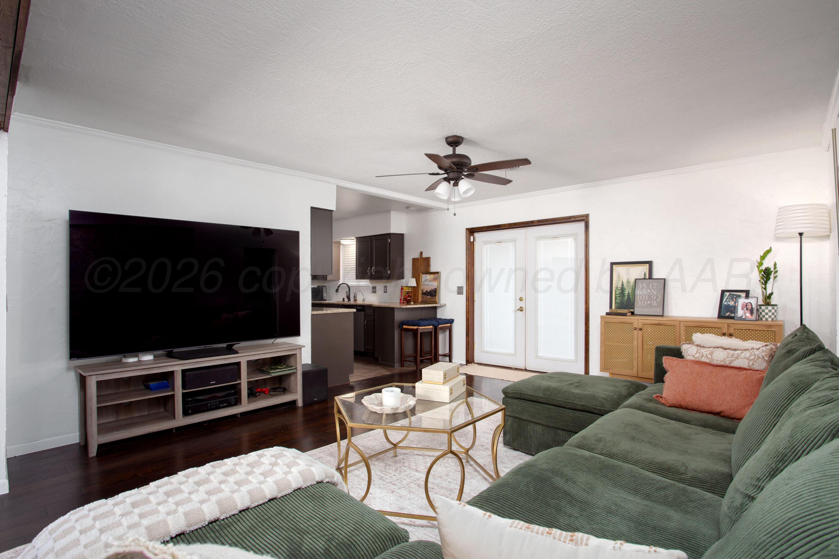 3613 Eddy Street Amarillo, TX 79109 - Photo 7 of 24 LIVING ROOM