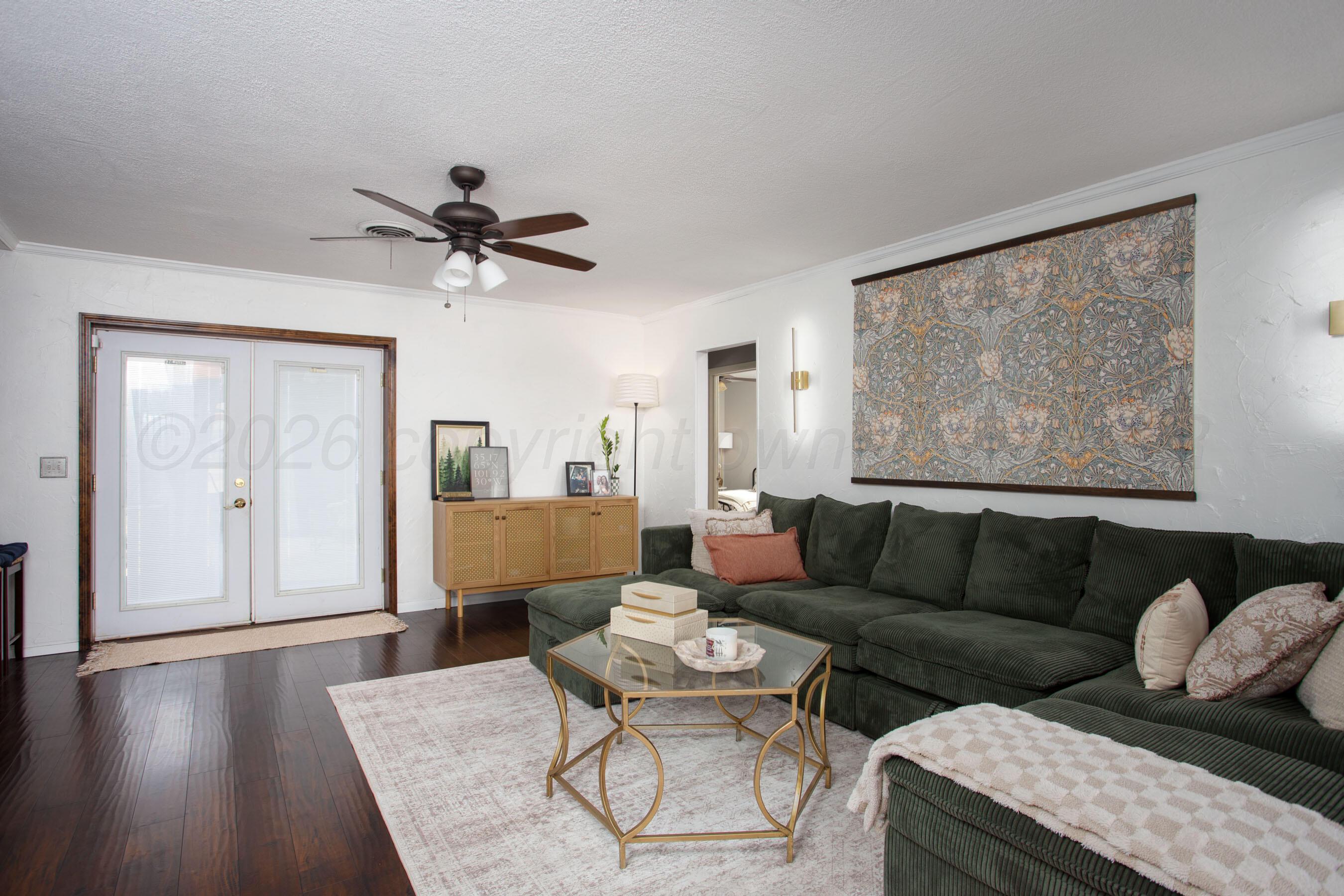 3613 Eddy Street Amarillo, TX 79109 - Photo 8 of 24 LIVING ROOM