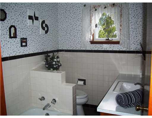 114 Messmore Road McClellandtown, PA 15458 - Photo 11 of 11 Full Bath.