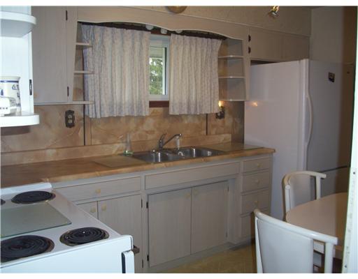114 Messmore Road McClellandtown, PA 15458 - Photo 7 of 11 Kitchen.