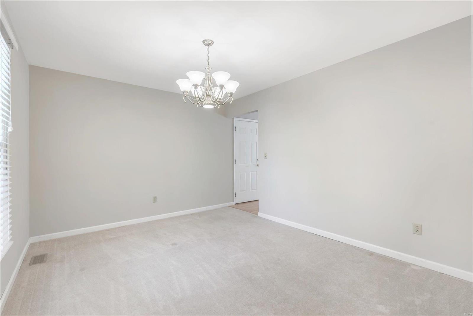 15532 Easy Ridge Court Chesterfield, MO 63017 - Photo 6 of 48 Gallery Image 6