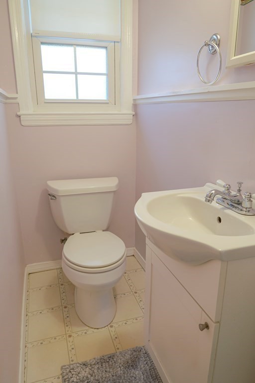 107 Donbray Road Springfield, MA 01119 - Photo 15 of 34