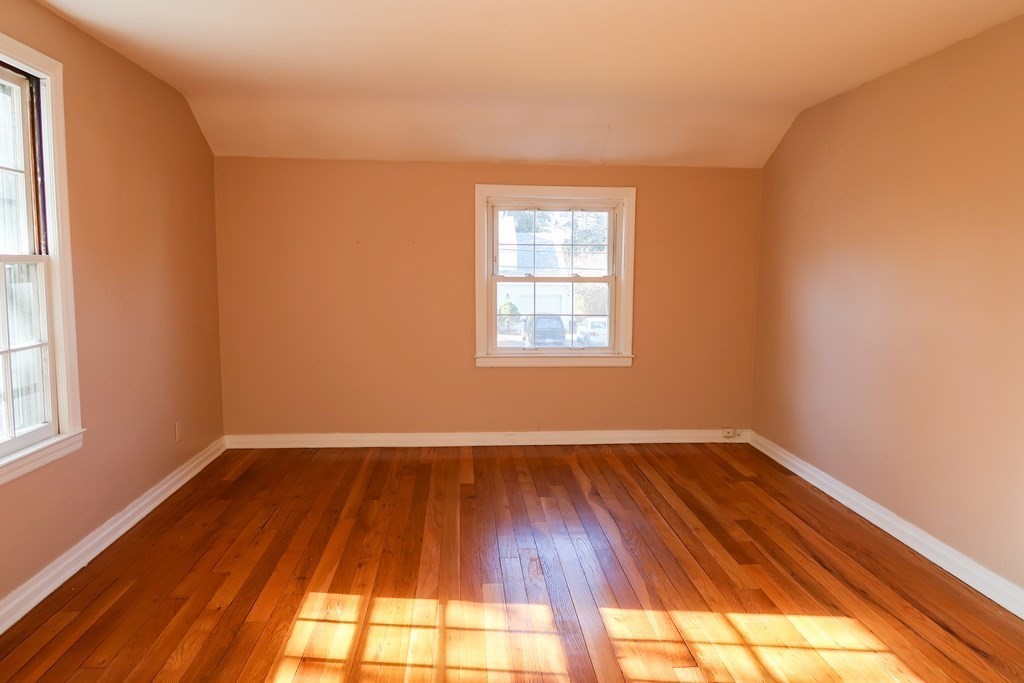 107 Donbray Road Springfield, MA 01119 - Photo 17 of 34