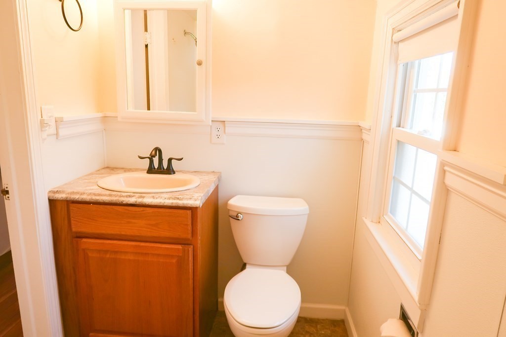 107 Donbray Road Springfield, MA 01119 - Photo 23 of 34