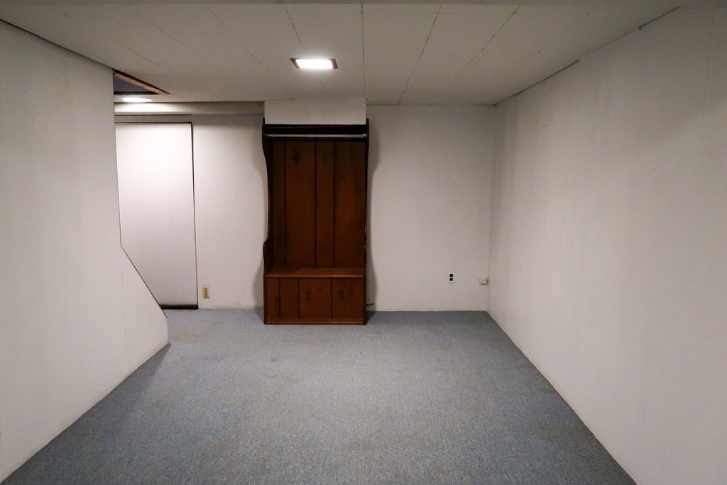 107 Donbray Road Springfield, MA 01119 - Photo 27 of 34