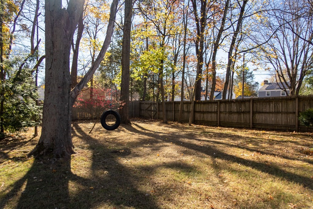 107 Donbray Road Springfield, MA 01119 - Photo 34 of 34