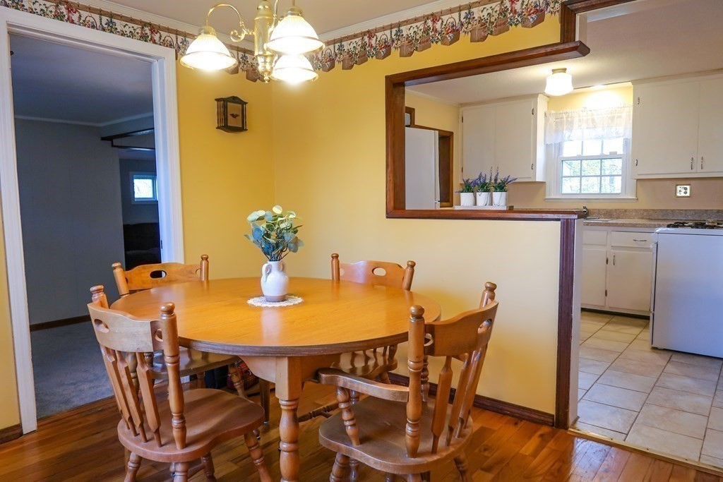 107 Donbray Road Springfield, MA 01119 - Photo 8 of 34