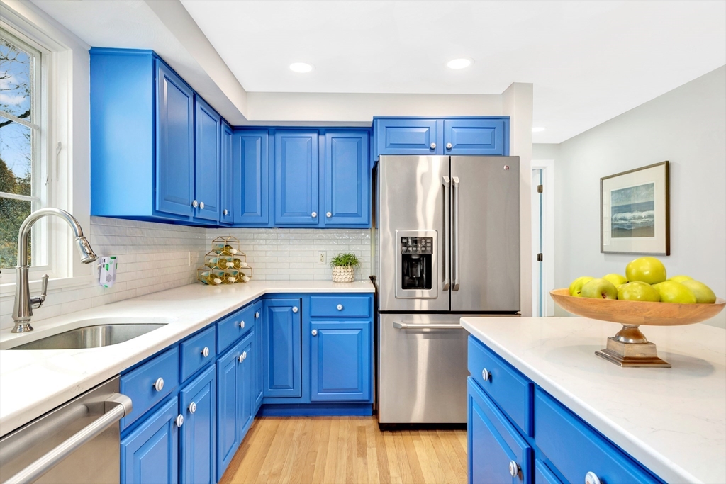 9 Juniper Road Hamilton, MA 01982 - Photo 6 of 32 Gallery Image 6