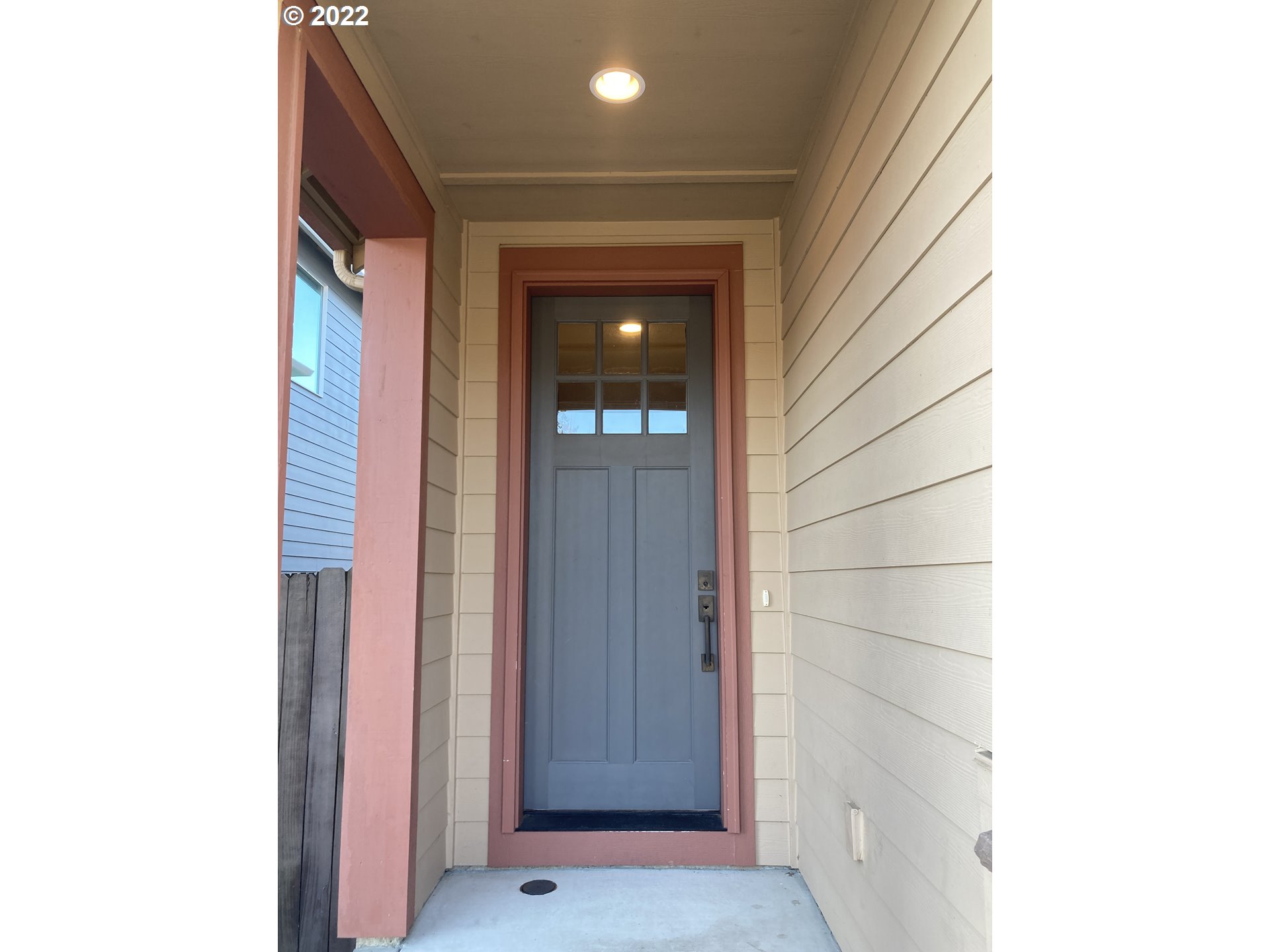 1201 South Quail Run Place Ridgefield, WA 98642 - Photo 3 of 27 a view of an entryway