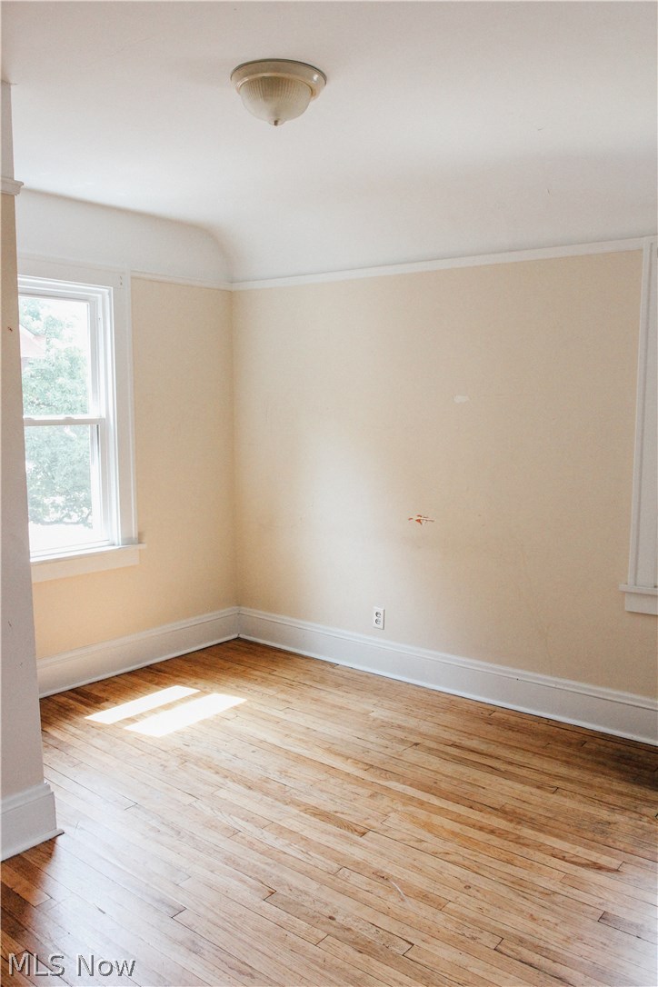 2021 Goodnor Road Cleveland, OH 44118 - Photo 14 of 32