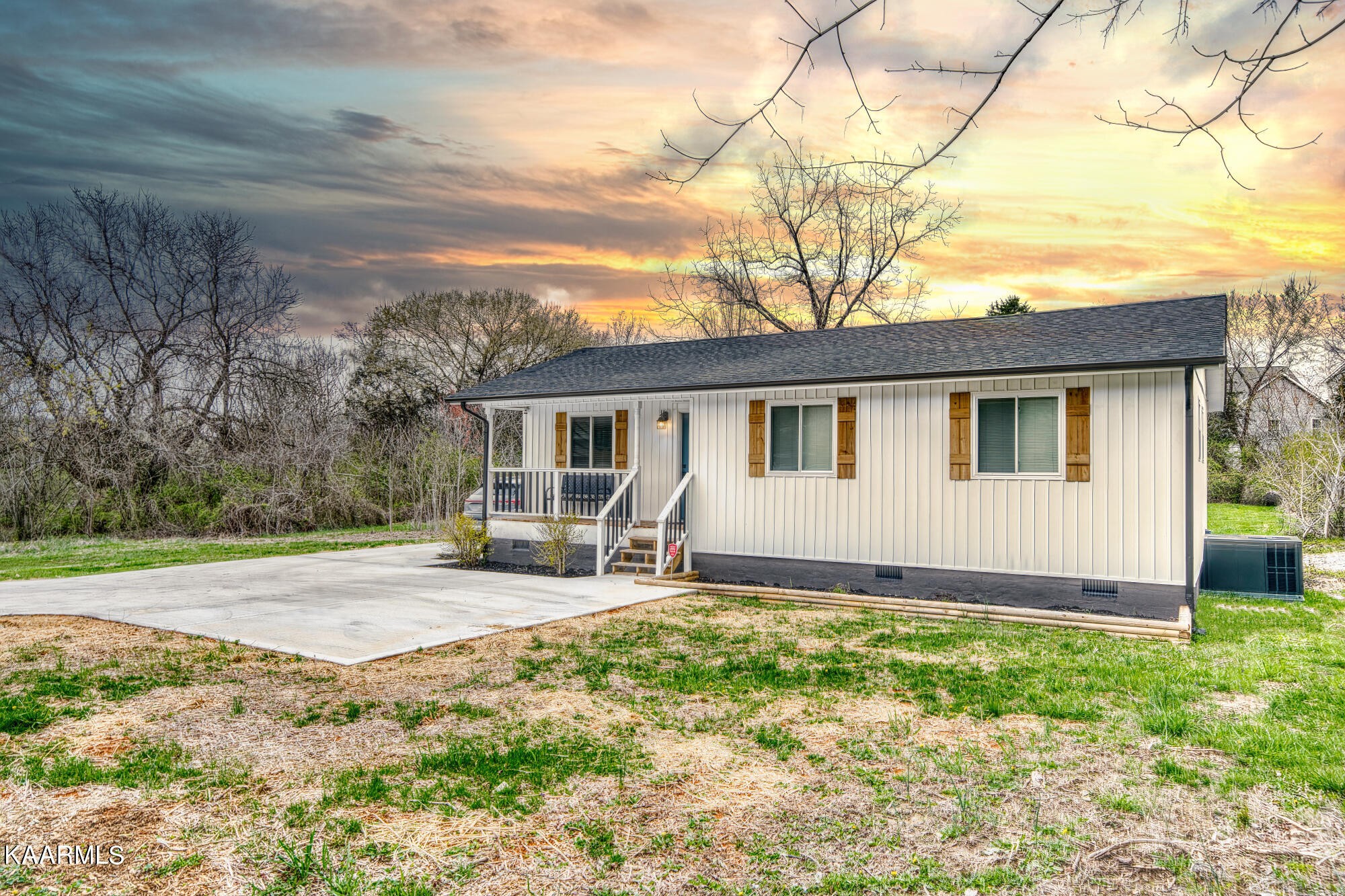 1519 Cunningham Road Knoxville, TN 37918 - Photo 2 of 16 a view of a house with backyard