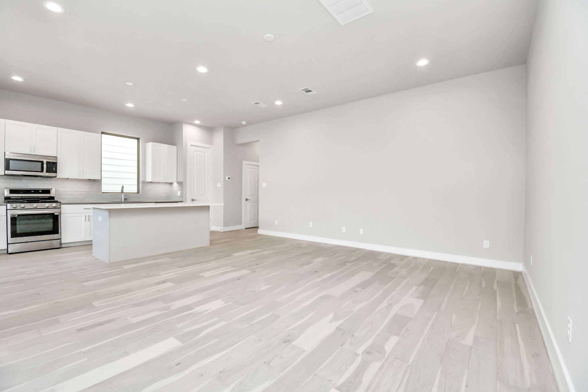 540 Janisch Road, Unit C Houston, TX 77018 - Photo 16 of 49 Gallery Image 16
