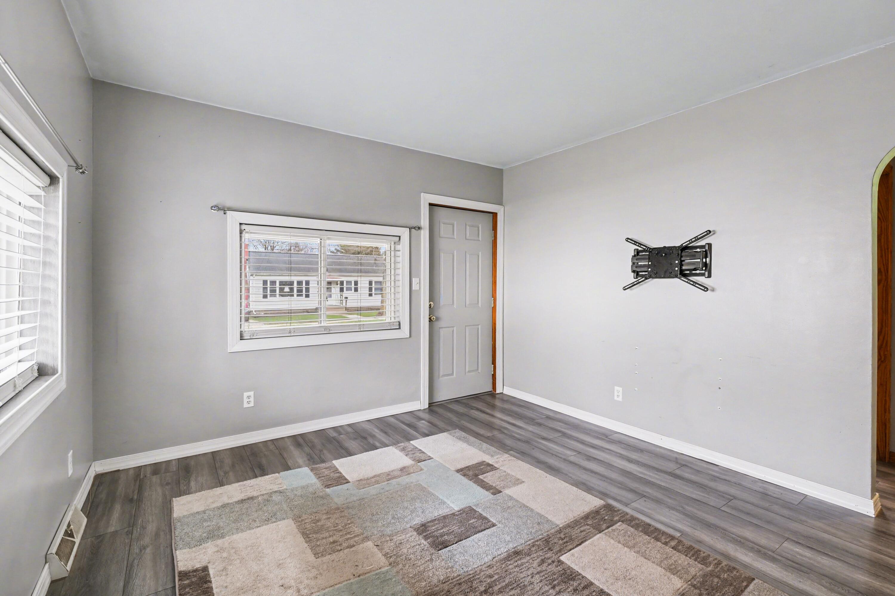 58 Sherman Street Coldwater, MI 49036 - Photo 5 of 21 006_file_1301