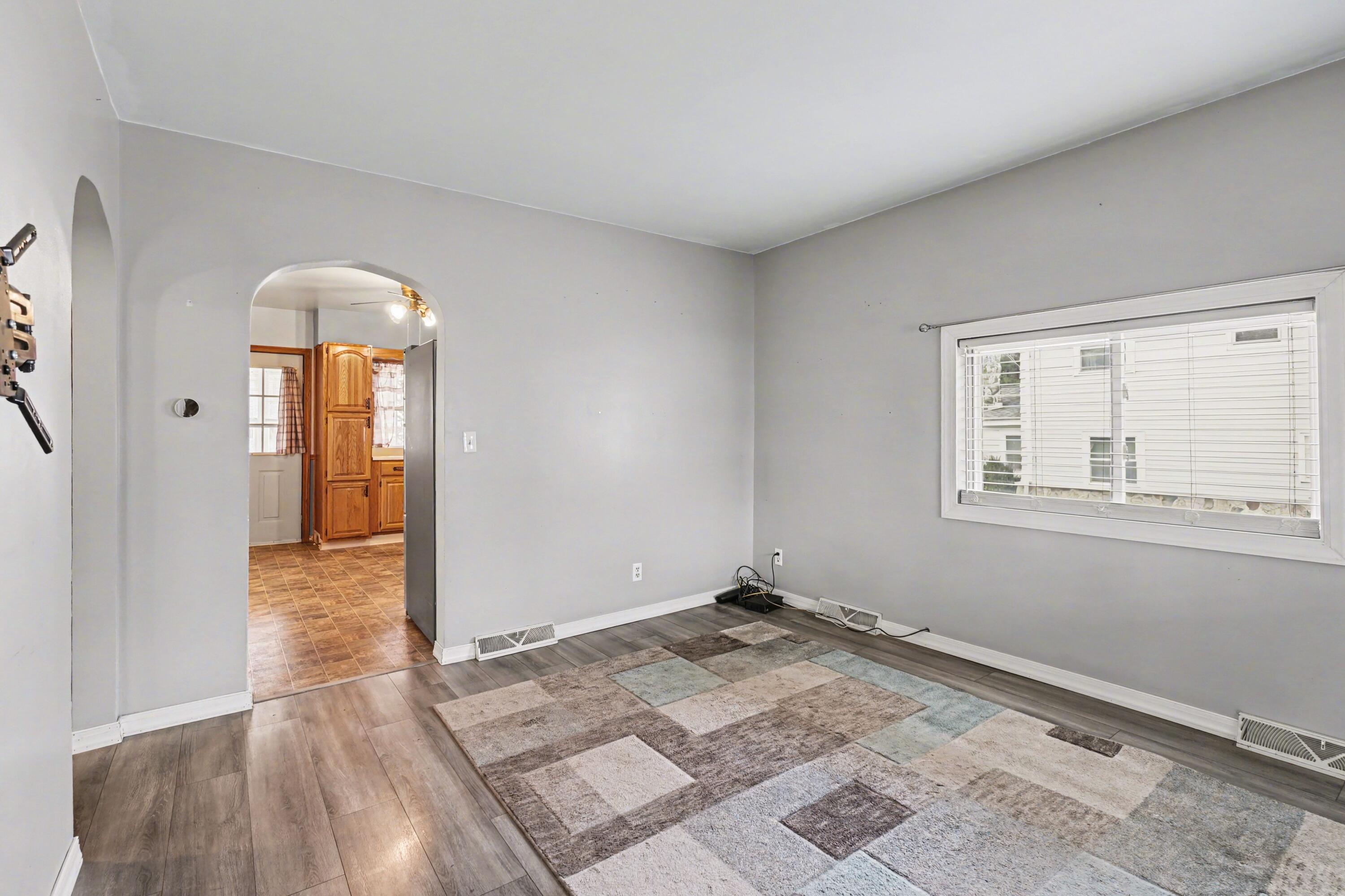 58 Sherman Street Coldwater, MI 49036 - Photo 6 of 21 005_file_5742