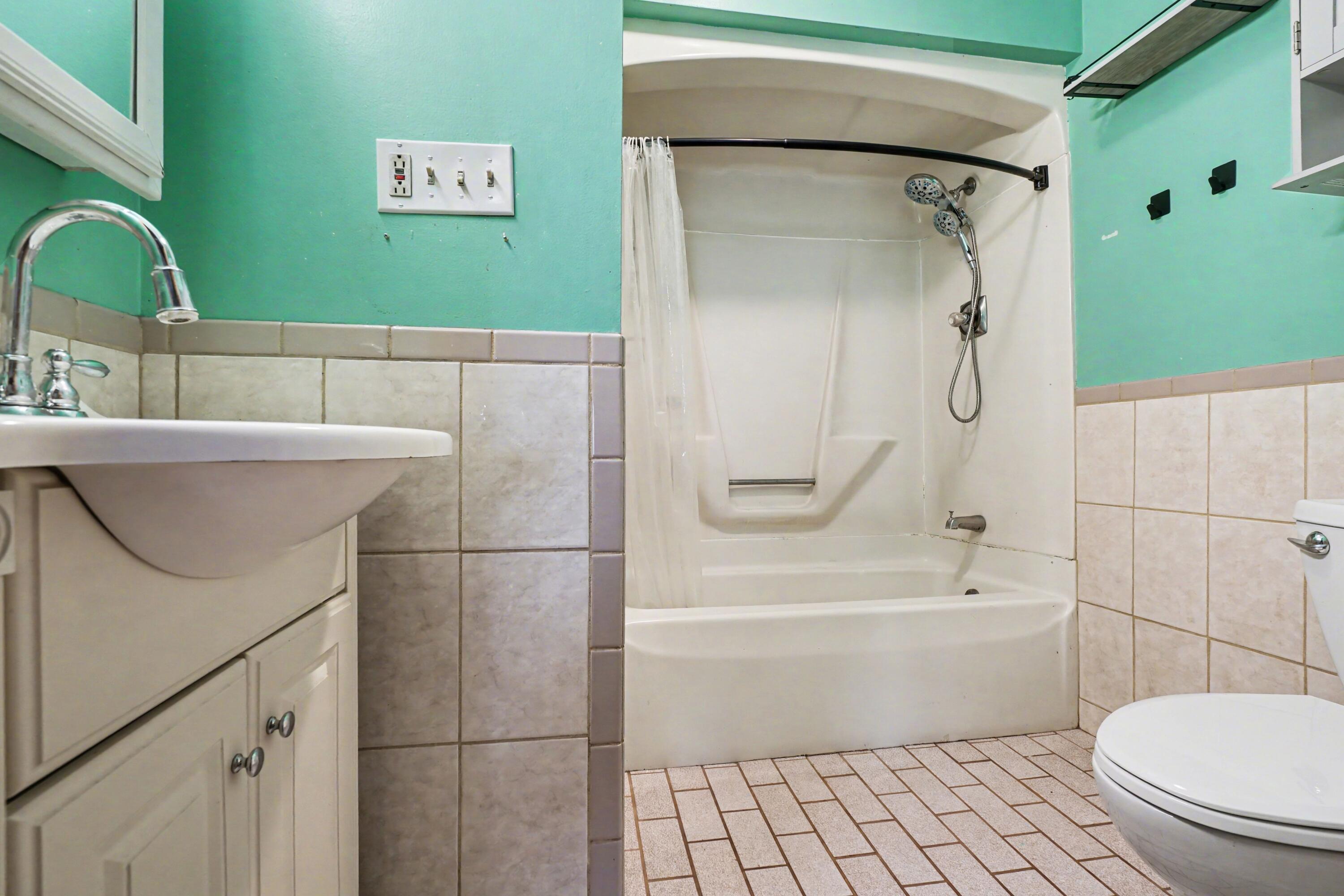 58 Sherman Street Coldwater, MI 49036 - Photo 8 of 21 013_file_8207