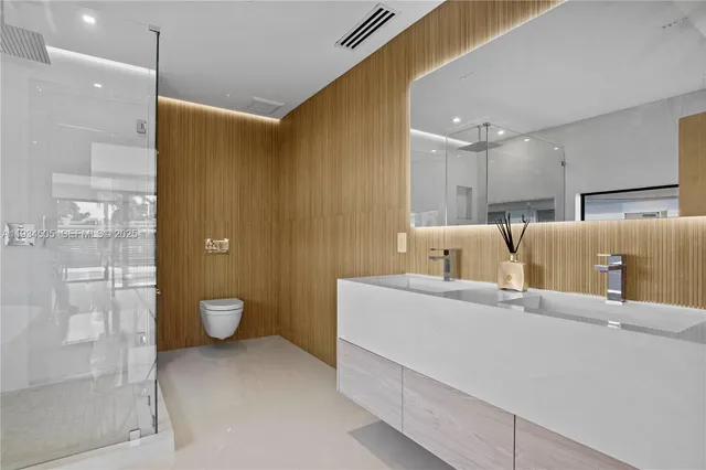 $26,000 | 1661 Daytonia Road, Miami Beach, FL 33141