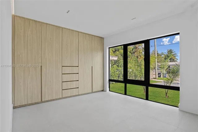 $26,000 | 1661 Daytonia Road, Miami Beach, FL 33141