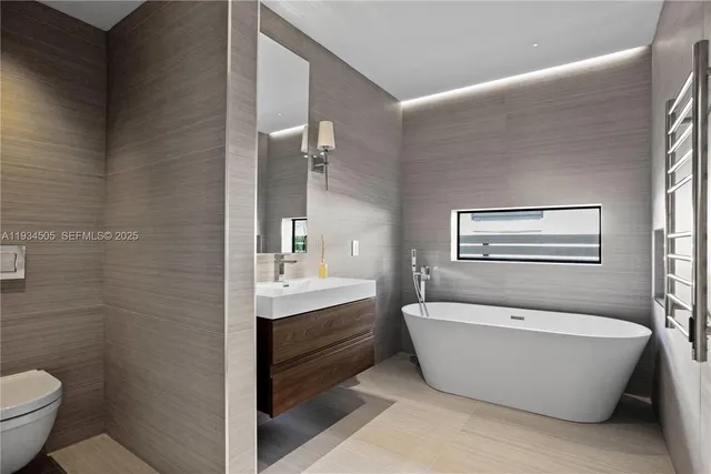 $26,000 | 1661 Daytonia Road, Miami Beach, FL 33141