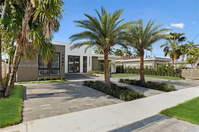 $26,000 | 1661 Daytonia Road, Miami Beach, FL 33141