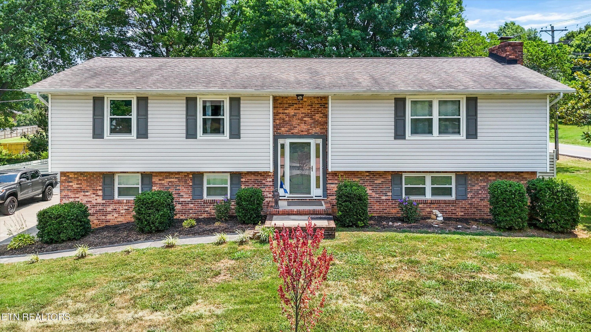 102 Candora Road Maryville, TN 37804 - Photo 2 of 31 Gallery Image 2
