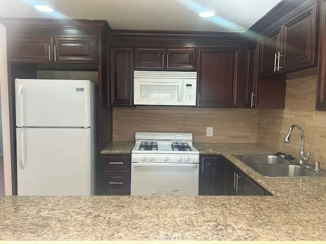 $3,995 | 17430 Martha Street, Encino, CA 91316