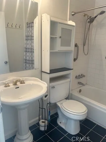 $3,995 | 17430 Martha Street, Encino, CA 91316