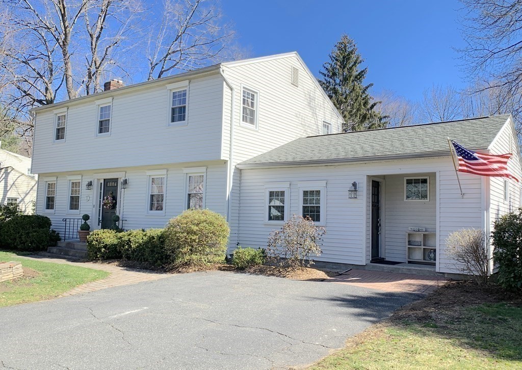 65 Viscount Road Longmeadow, MA 01106 - Photo 3 of 37