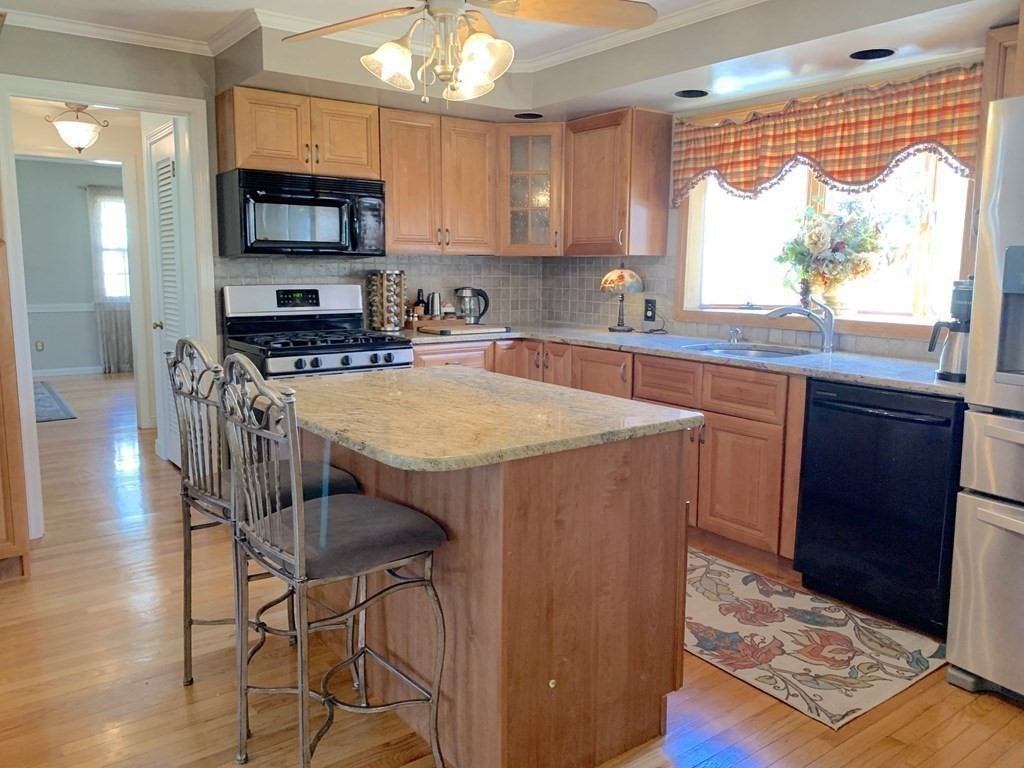 65 Viscount Road Longmeadow, MA 01106 - Photo 7 of 37