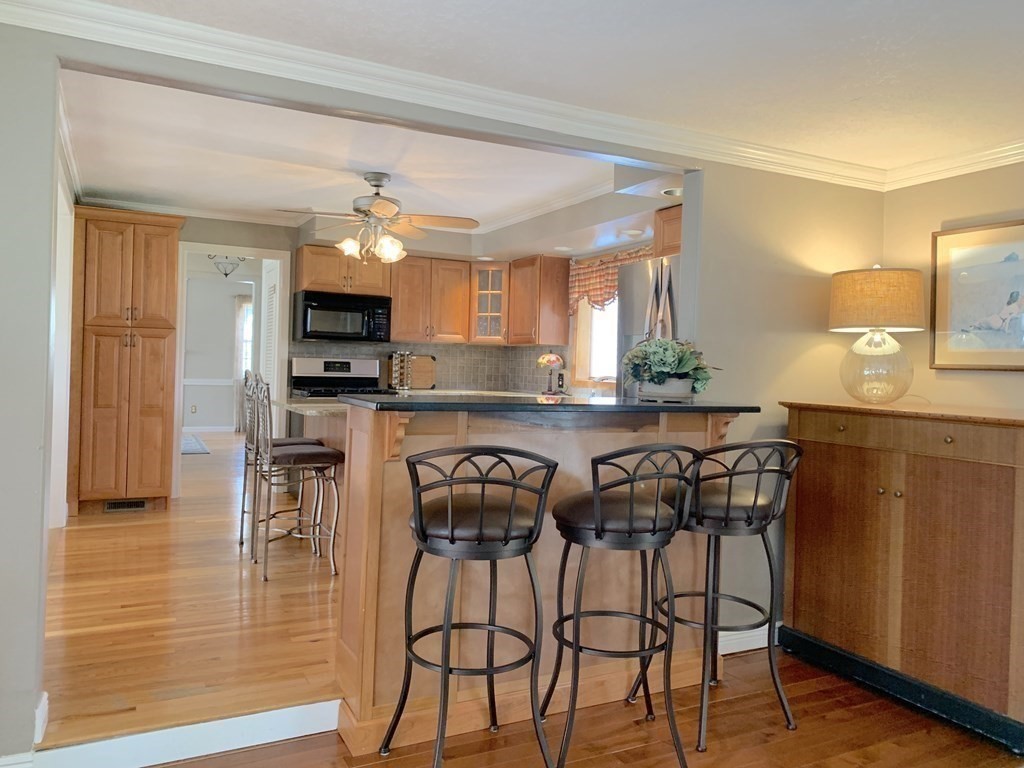 65 Viscount Road Longmeadow, MA 01106 - Photo 10 of 37