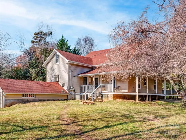 $350,000 | 411 Walker Street, Columbus, NC 28722