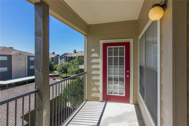 $249,000 | 2320 Gracy Farms Lane, Unit 1131, Austin, TX 78758