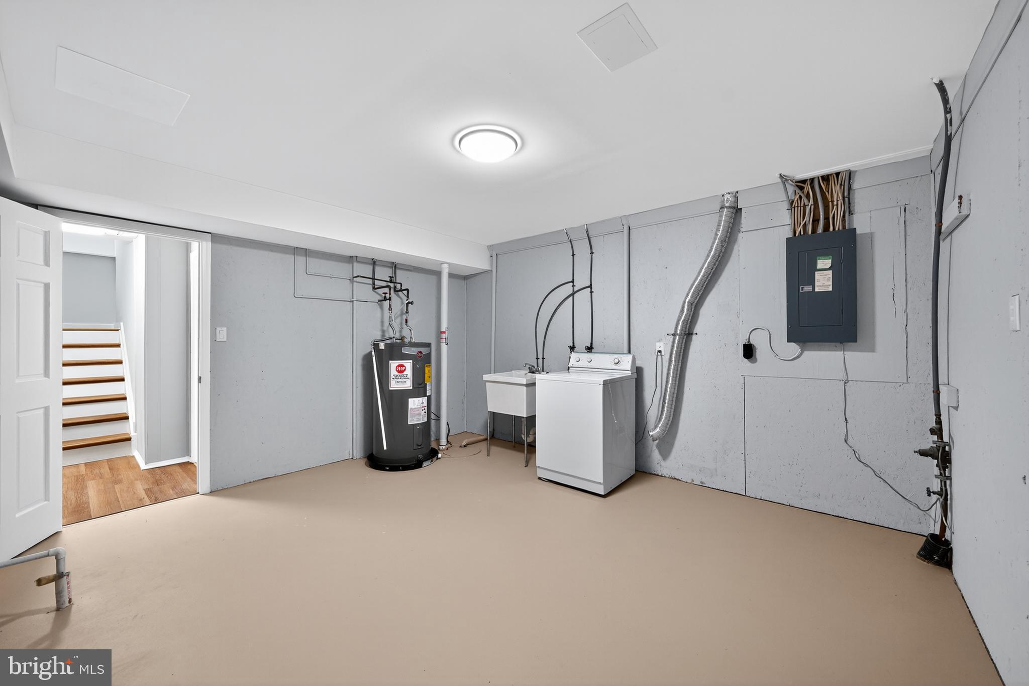 9310 Bellbeck Road Baltimore, MD 21234 - Photo 27 of 30 a bed room with a bed and a large window