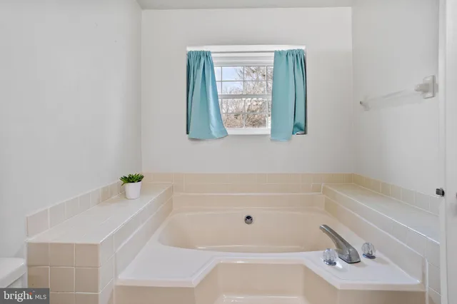 $599,000 | 66 Laurel Circle, Newtown, PA 18940