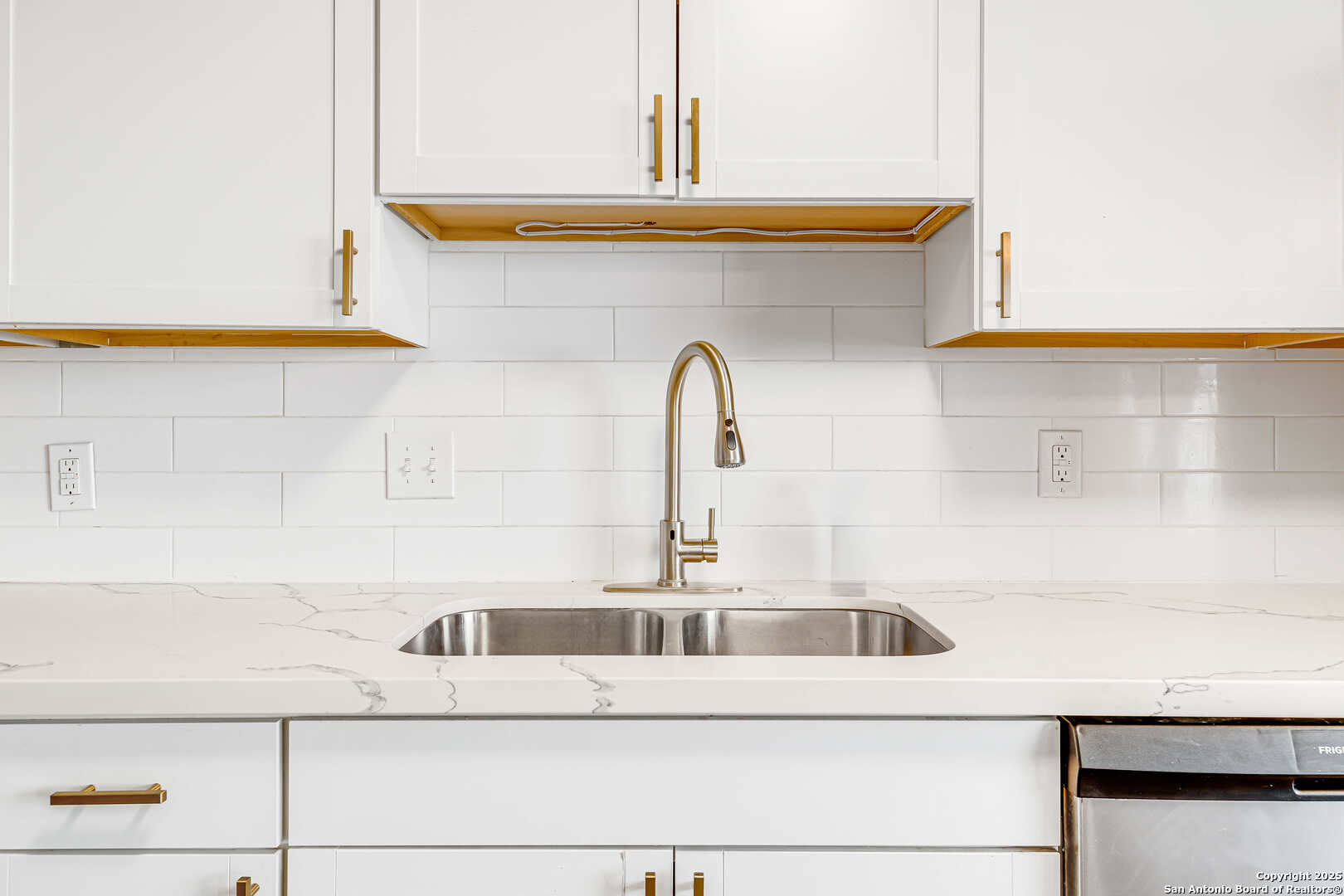 8308 Spring Town Street Converse, TX 78109 - Photo 6 of 31