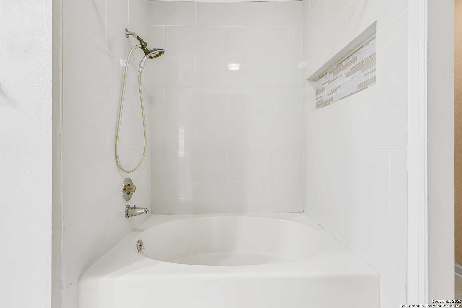 8308 Spring Town Street Converse, TX 78109 - Photo 10 of 31