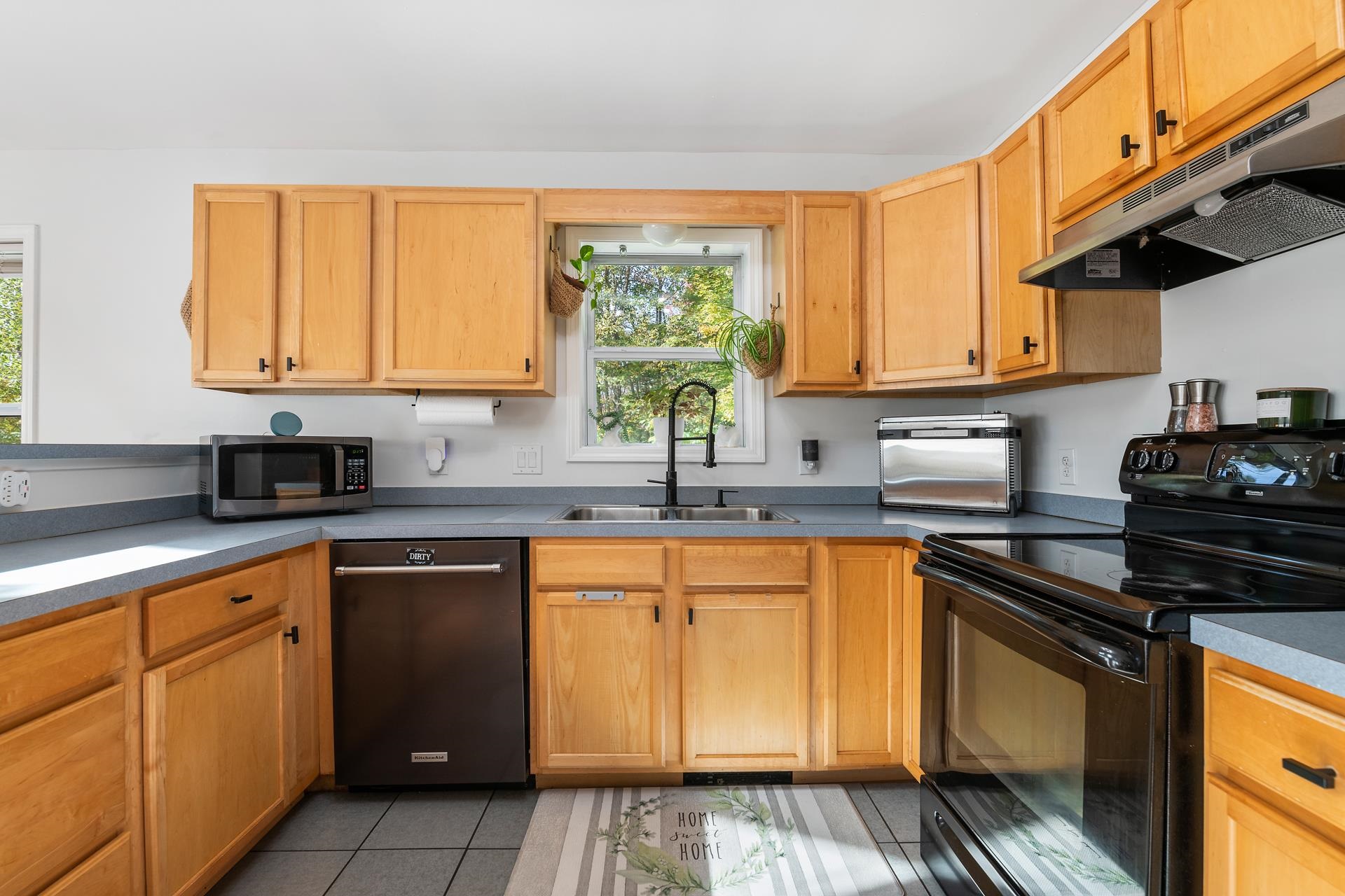 34 High Pond Road Grantham, NH 03753 - Photo 3 of 49